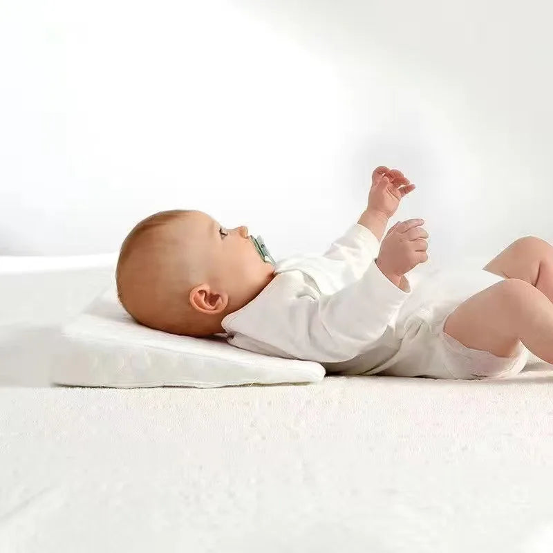 Anti - Reflux Newborn Kissen - für ruhigen Schlaf